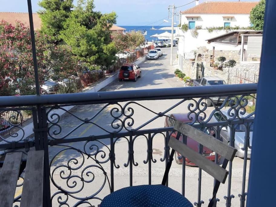 Traditional House At Koroni Near Beach Exterior photo